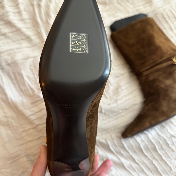 SAINT LAURENT Niki 90 suede  ankle boots. Size 7/ 37. NEW W/box, dust bags - Picture 3 of 9